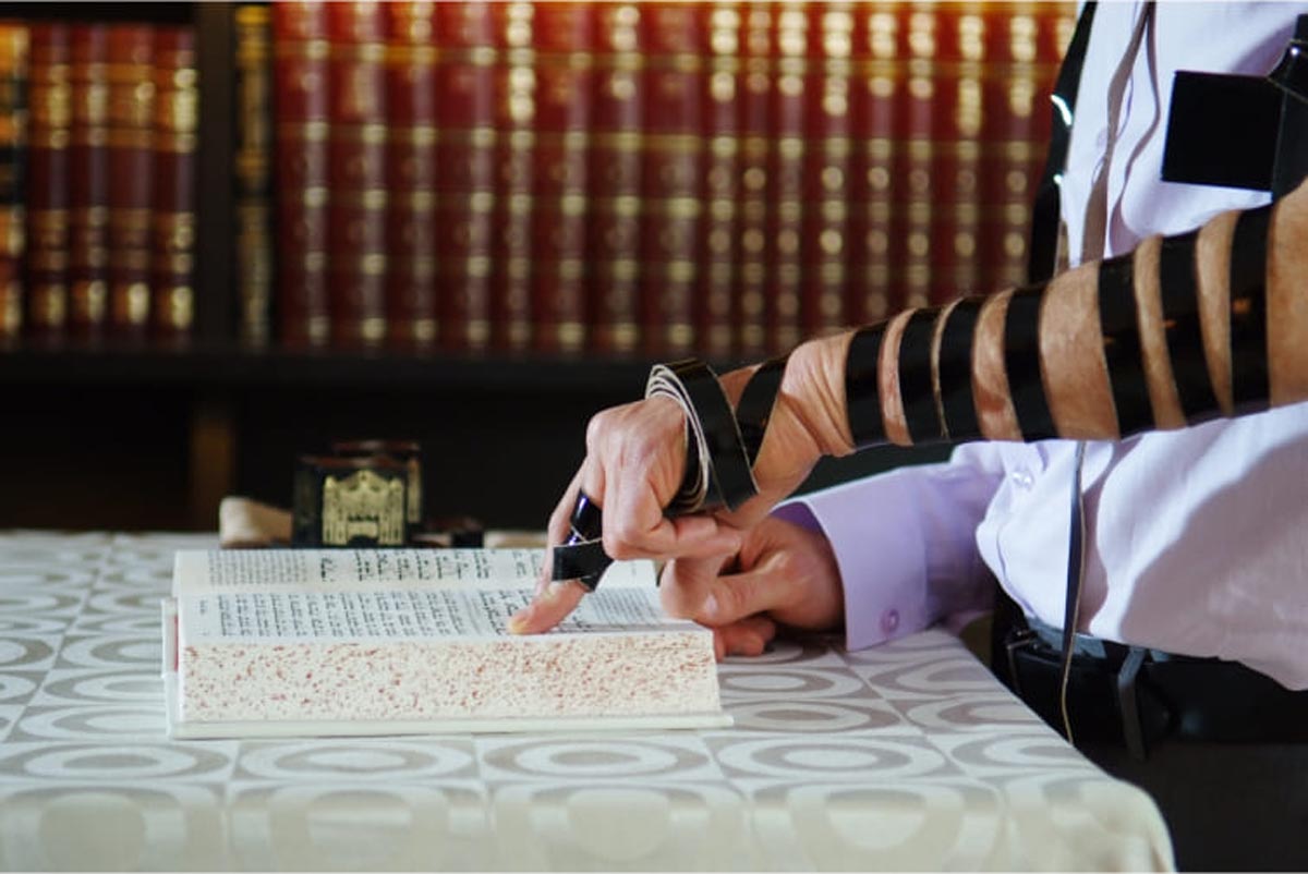 traditions_daily-jewish-life_one-hundred-blessings